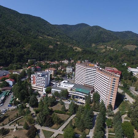 Hotel Domogled Băile Herculane エクステリア 写真