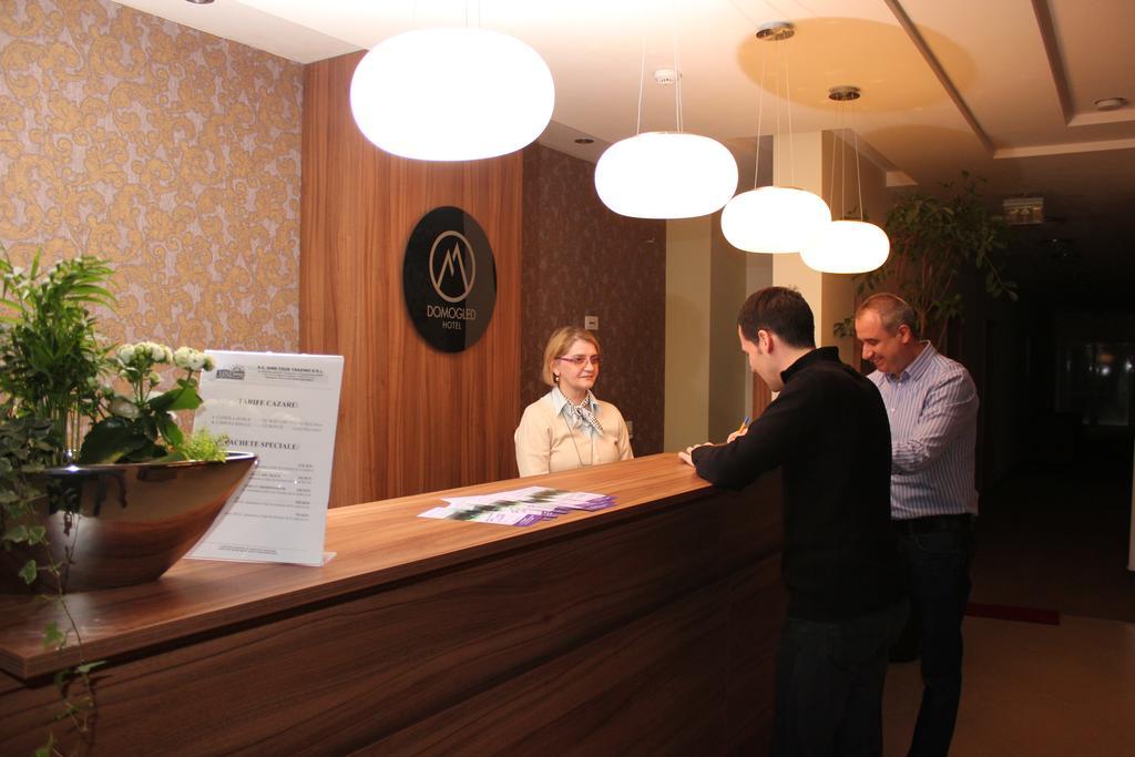 Hotel Domogled Băile Herculane エクステリア 写真