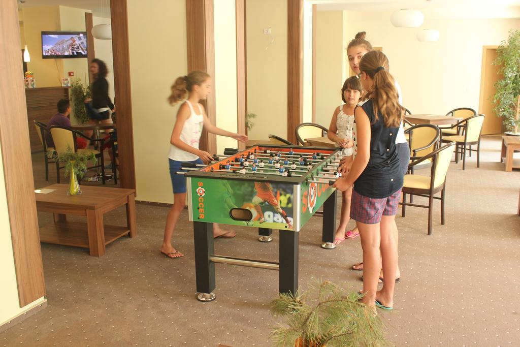 Hotel Domogled Băile Herculane エクステリア 写真
