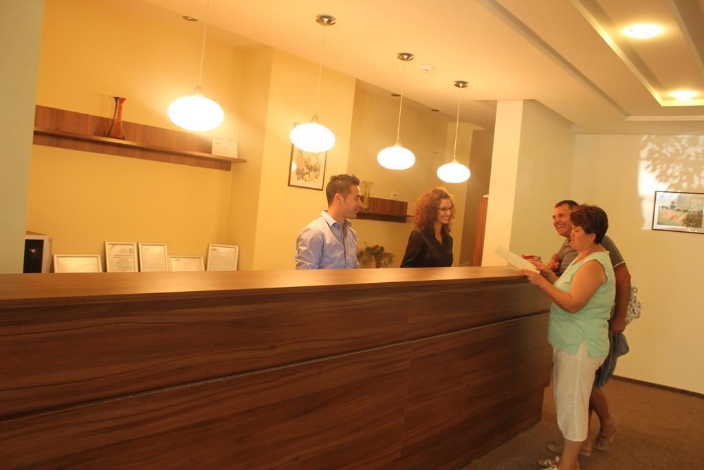 Hotel Domogled Băile Herculane エクステリア 写真