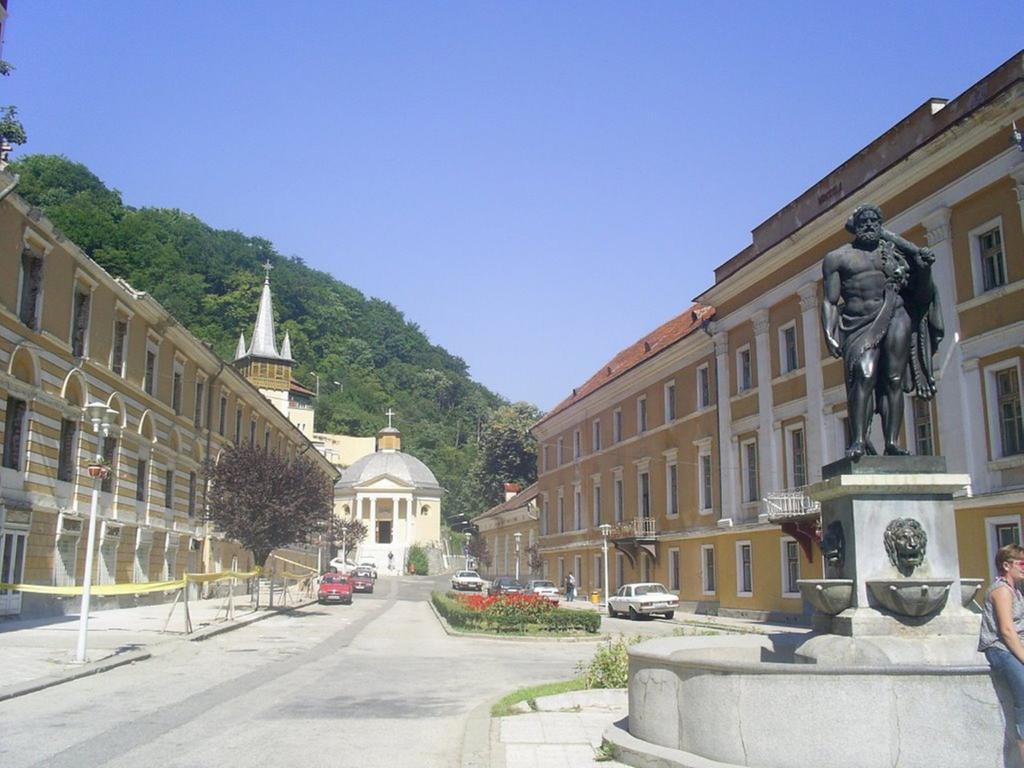 Hotel Domogled Băile Herculane エクステリア 写真