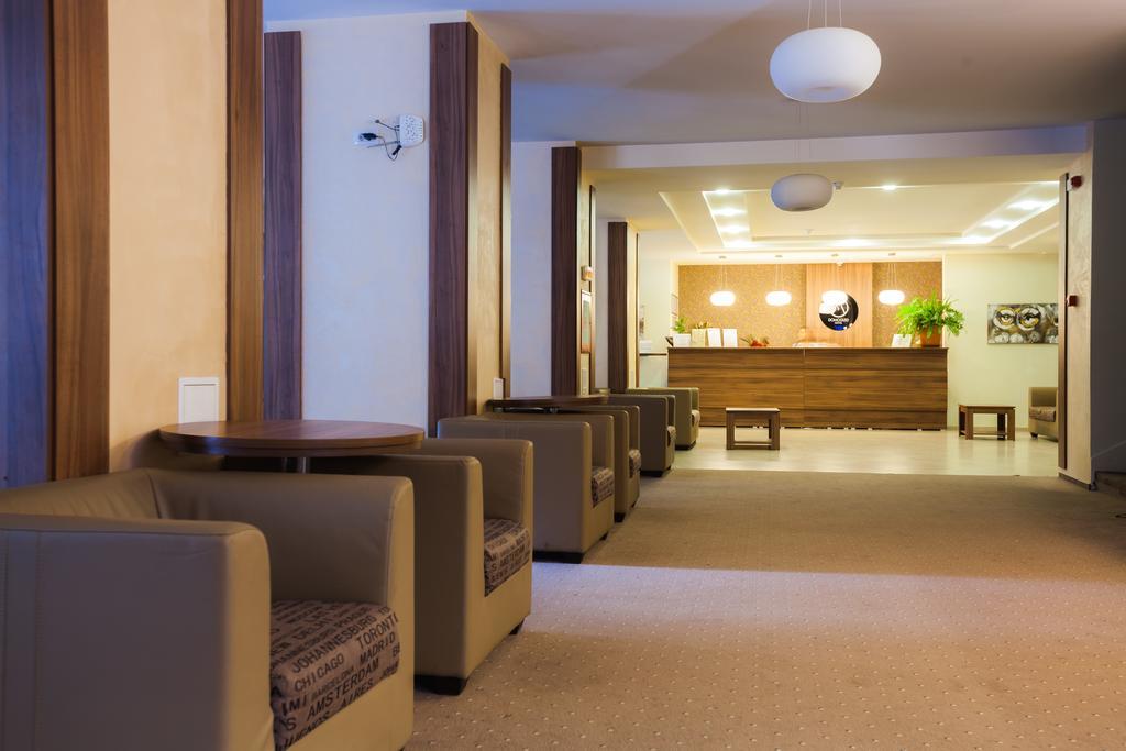 Hotel Domogled Băile Herculane エクステリア 写真