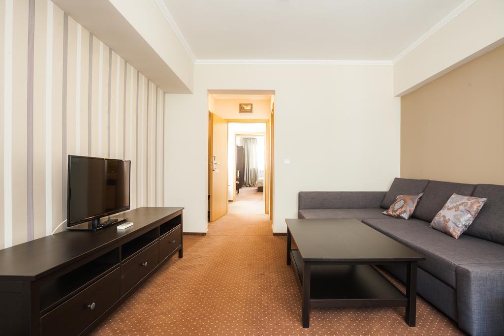 Hotel Domogled Băile Herculane エクステリア 写真