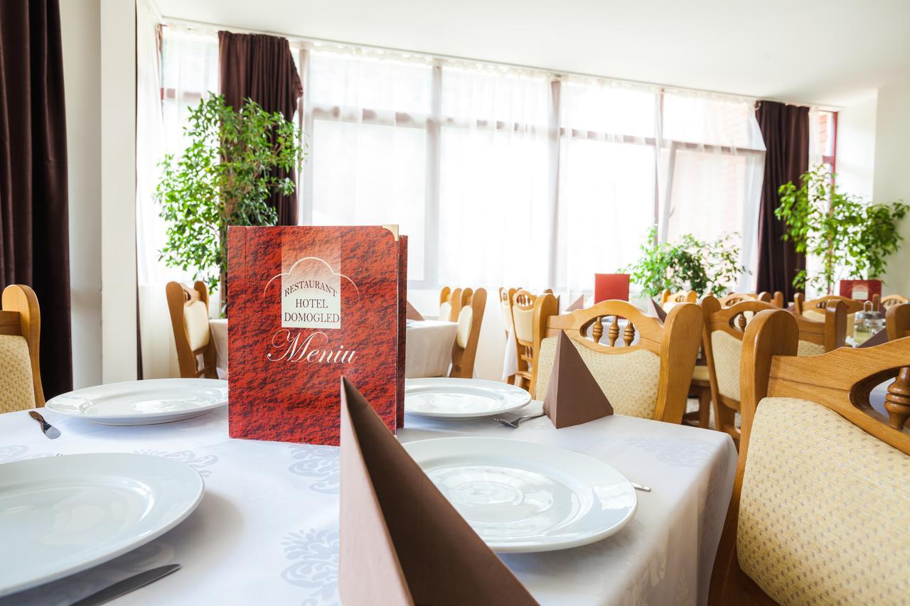 Hotel Domogled Băile Herculane エクステリア 写真